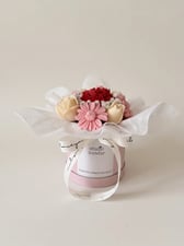 Pink daisy soy wax candle bouquet